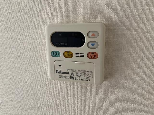 物件内観写真18　(給湯リモコン)
