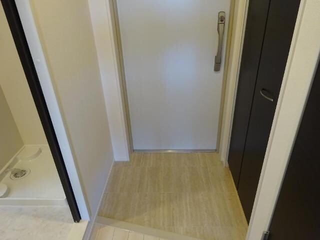 物件内観写真28　(玄関)
