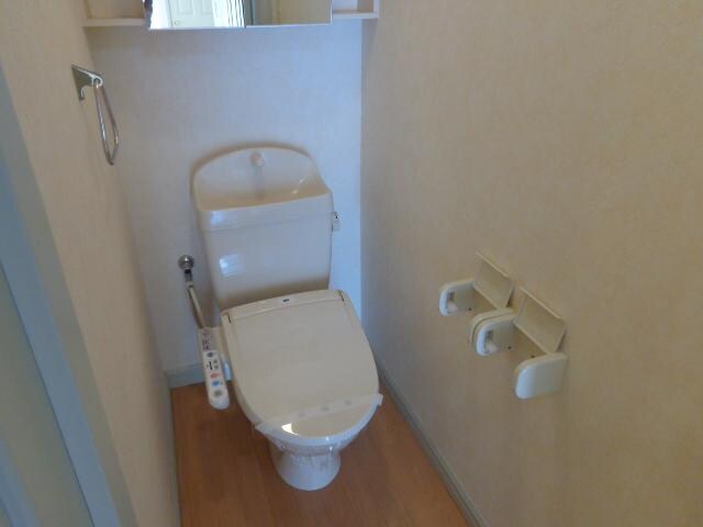 物件内観写真12　(シャワー付トイレ)