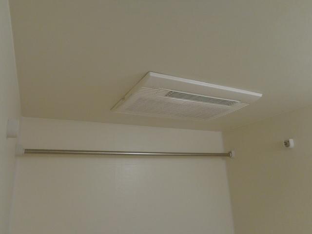 物件内観写真13　(浴室乾燥機)