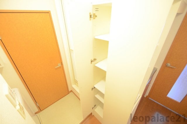 物件内観写真5　(備品や設備仕様は号室等により異なります現地をご確認下さい。)