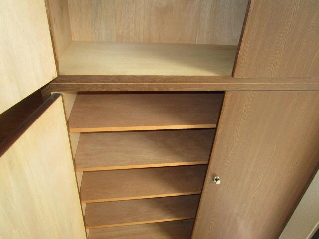 物件内観写真15　(収納)