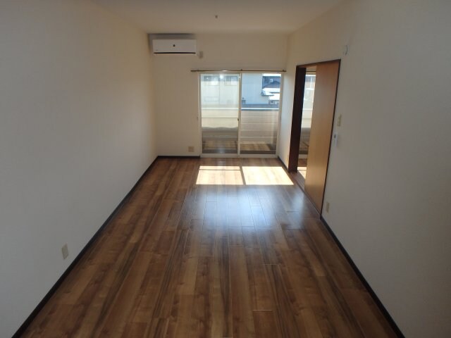 物件内観写真3　(中庄　サニーコート中庄　1LDK　居間・リビング)