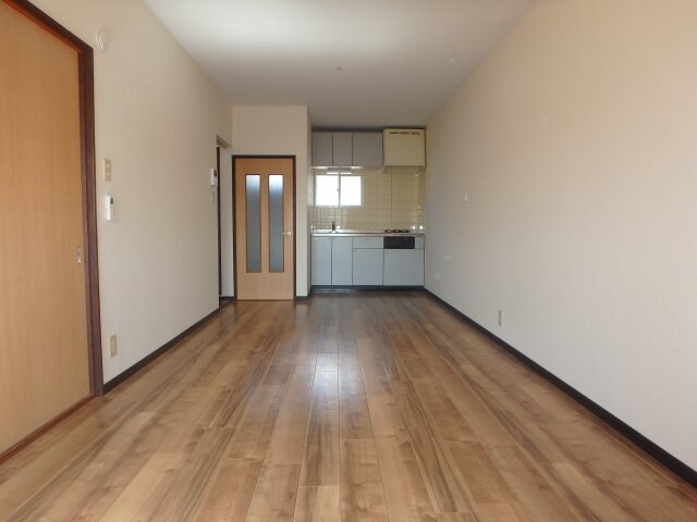 物件内観写真7　(中庄　サニーコート中庄　1LDK　居間・リビング)