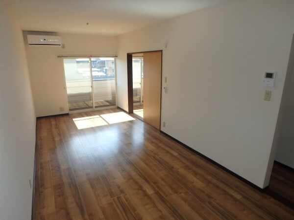 居室(中庄　サニーコート中庄　1LDK　居間・リビング)