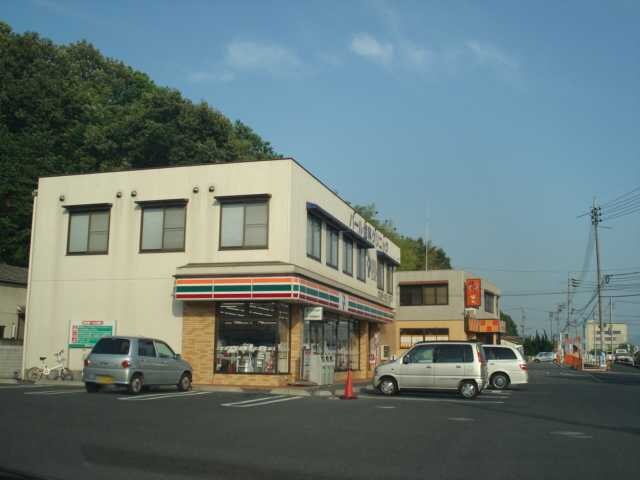 物件外観写真4　(セブンイレブン倉敷市役所東店まで792ｍ)