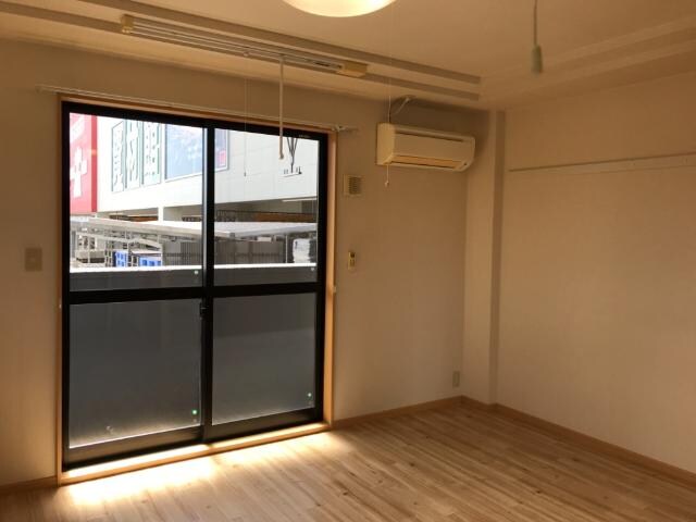 物件内観写真3　(室内)