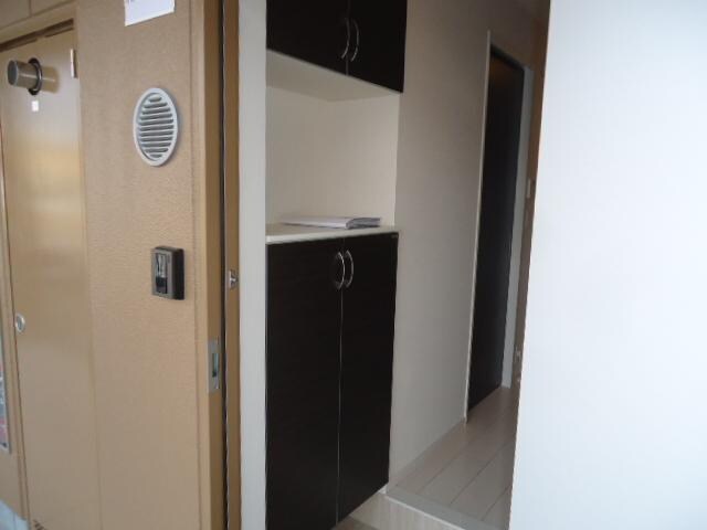 物件外観写真2　(下駄箱)