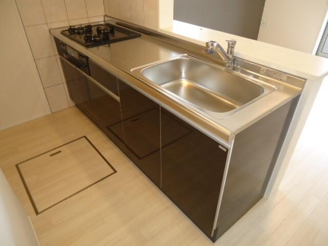 物件内観写真12　(3口コンロ)