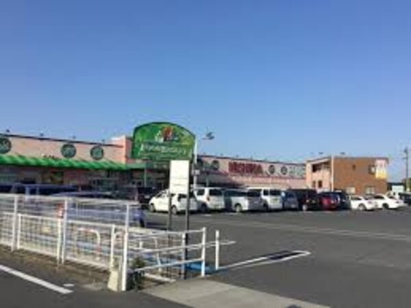 周辺環境(ニシナフードバスケット 西阿知店 879m)