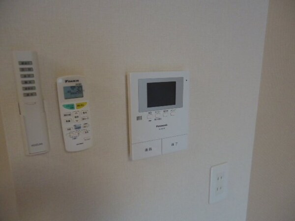 内装他(カメラ付インターホン)