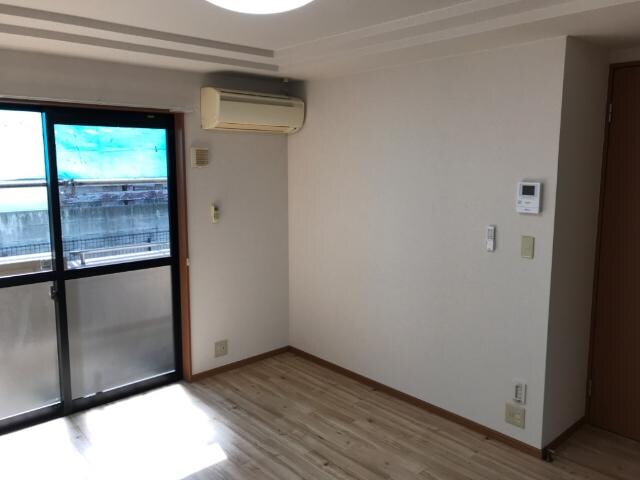 物件内観写真3　(室内)