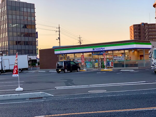 周辺環境(ファミリーマート 倉敷老松五丁目店 803m)