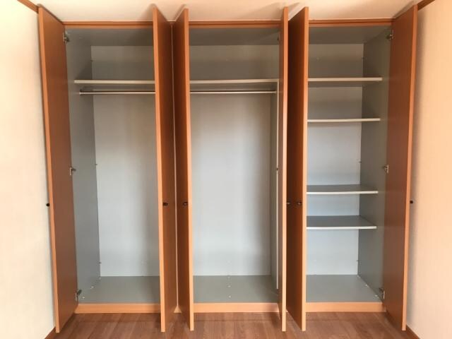 物件内観写真12　(収納)