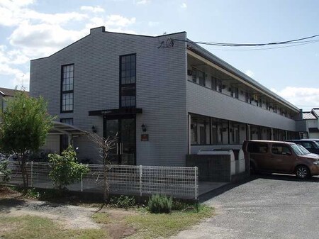 レオパレスヴィラニシオカ外観写真