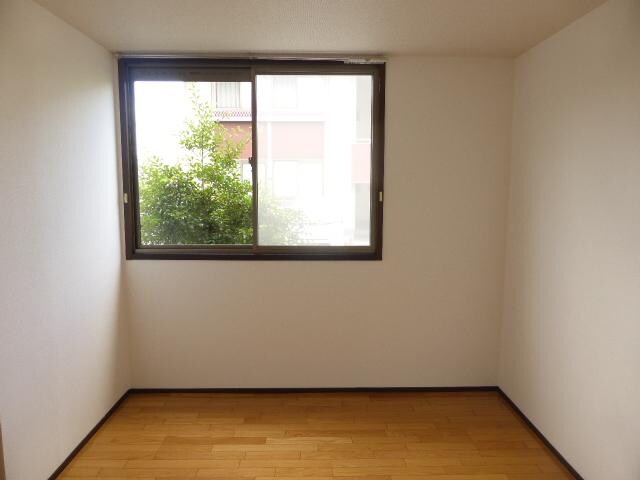 物件内観写真6　(洋室)