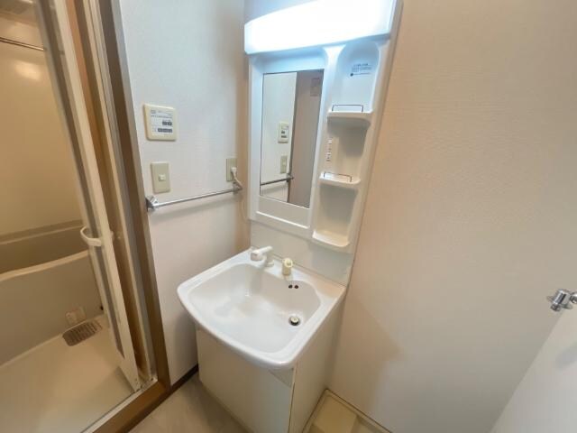 物件内観写真7　(洗面)