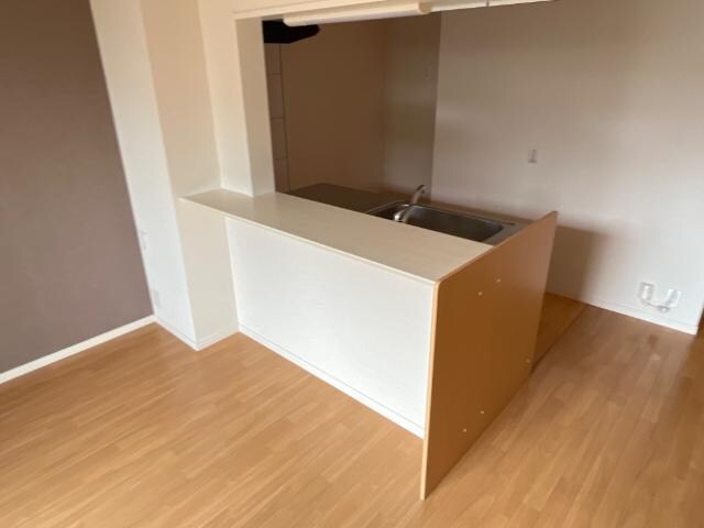 物件内観写真10　(カウンターキッチン)