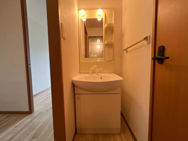 物件内観写真17　(洗髪洗面化粧台)