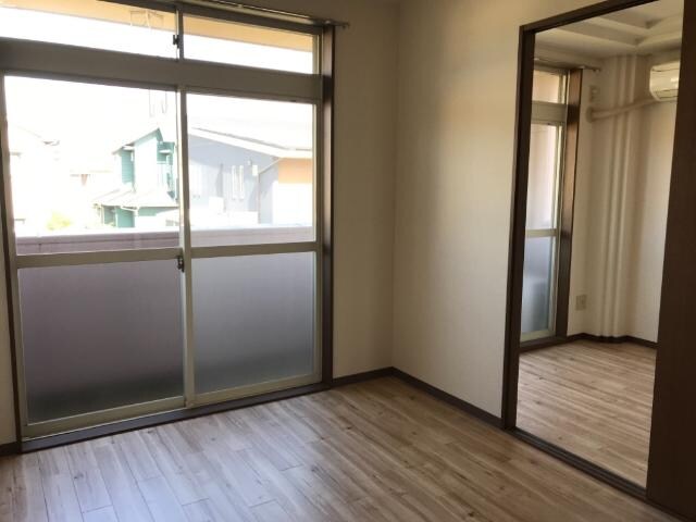 物件内観写真12　(室内)