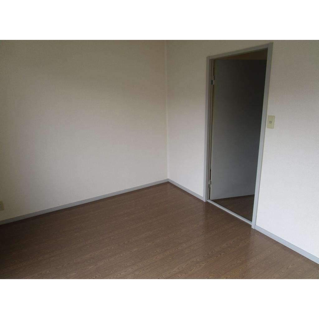 物件内観写真10　(洋室)