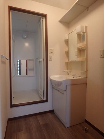 物件内観写真17　(大島　プリンス大島　2LDK　洗面所)