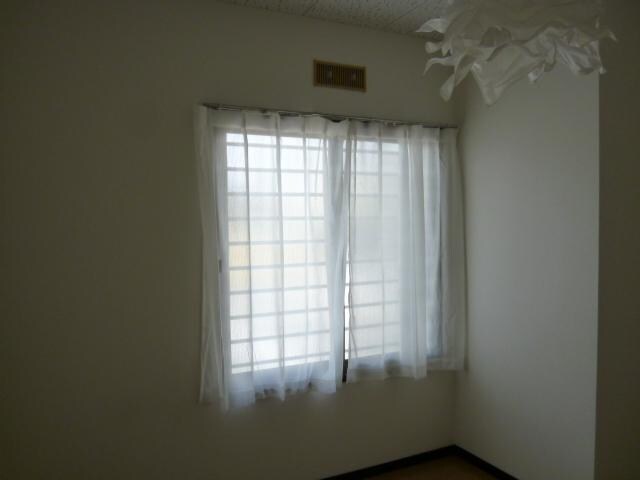 物件内観写真13　(洋室)