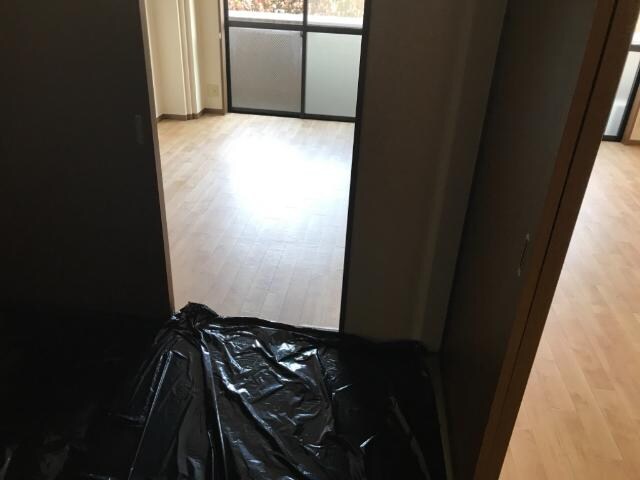 物件内観写真20　(和室から洋室)