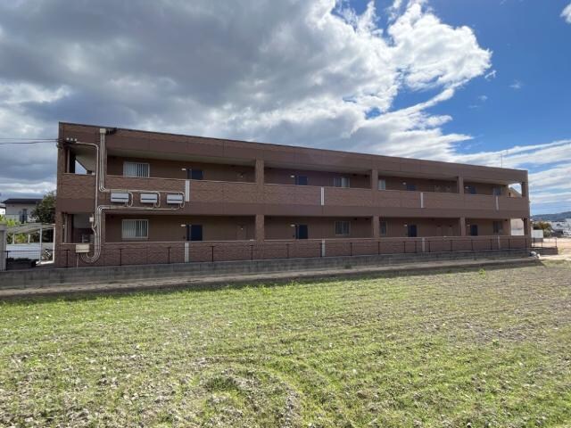 物件外観写真2　(外観写真（昼）)