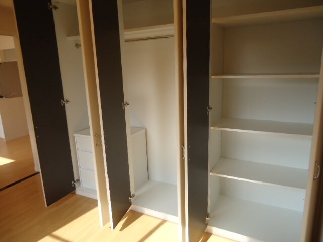 物件内観写真11　(収納)
