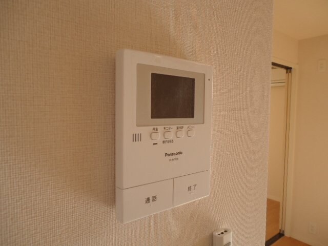 物件内観写真16　(カメラ付インターホン)