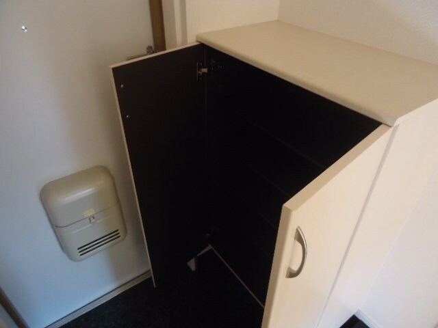 物件内観写真18　(玄関)