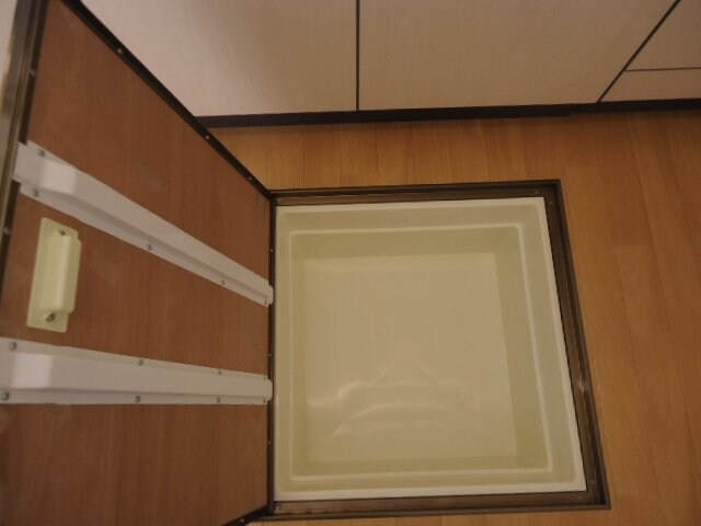 物件内観写真26　(床下収納)