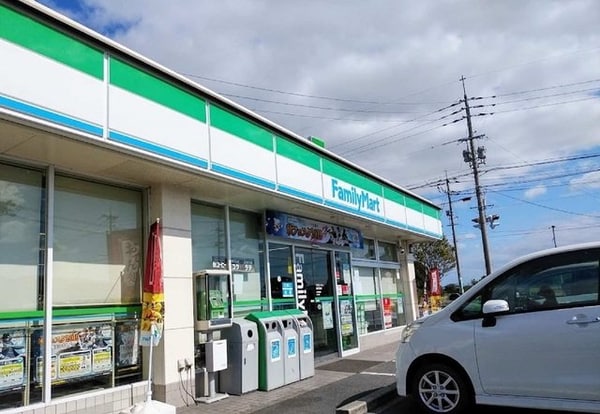 周辺環境(ファミリーマートまで400m)