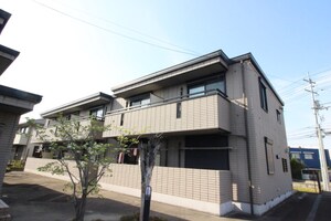 メゾンナガヤマB外観写真