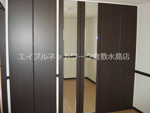 物件内観写真25　(洋室Ｃ収納)