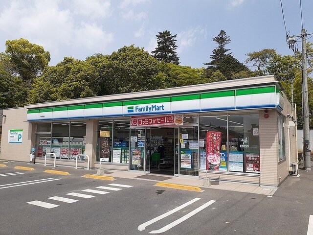 物件外観写真2　(ファミリーマート早島南店まで450m)