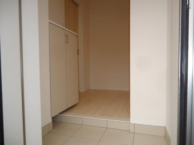物件内観写真6　(玄関)