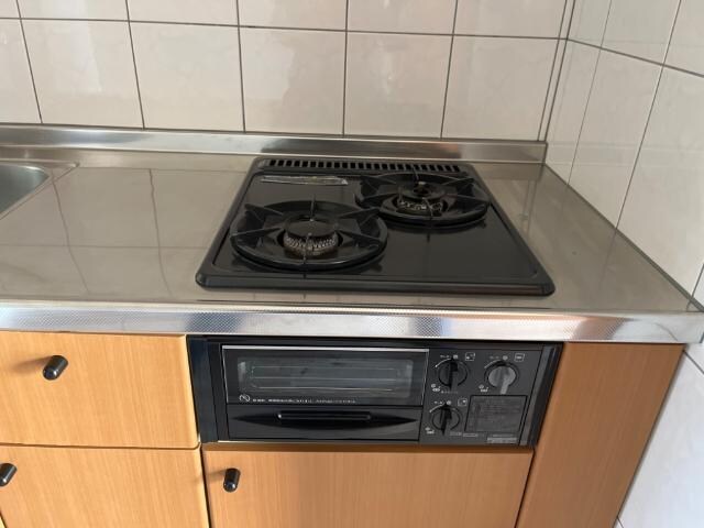 物件内観写真9　(2口ガスコンロ)