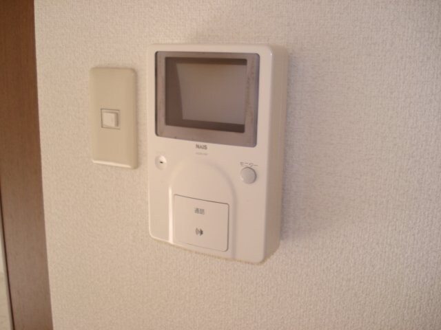 物件内観写真11　(カメラ付きインターホン)