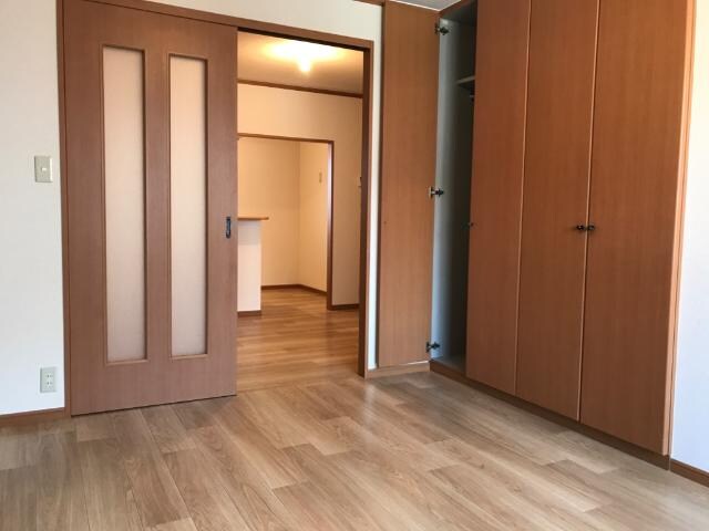 物件内観写真11　(洋室)