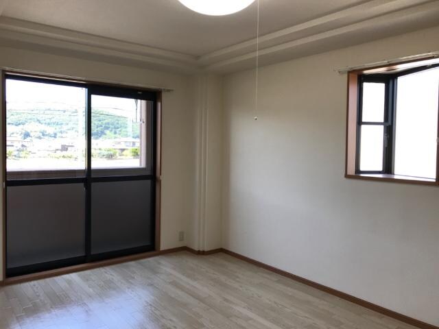 物件内観写真11　(洋室)