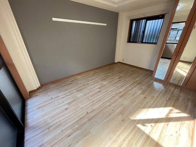 物件内観写真12　(洋室)