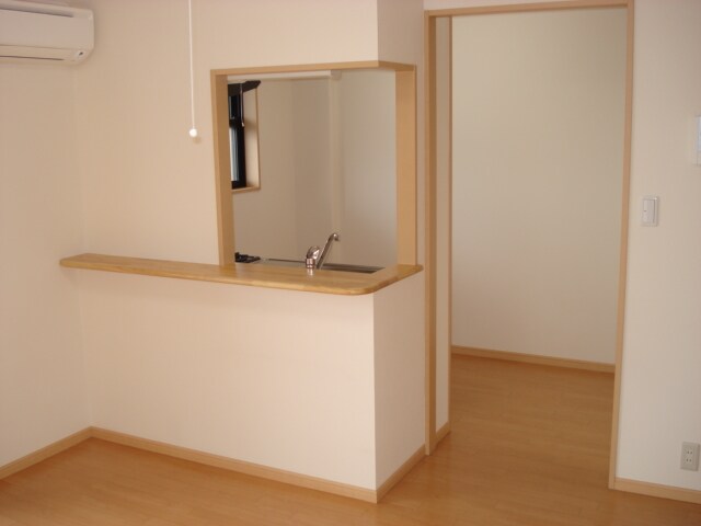 物件内観写真2　(カウンターキッチン)