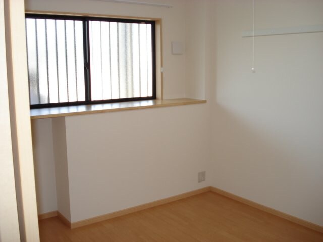 物件内観写真12　(洋室)