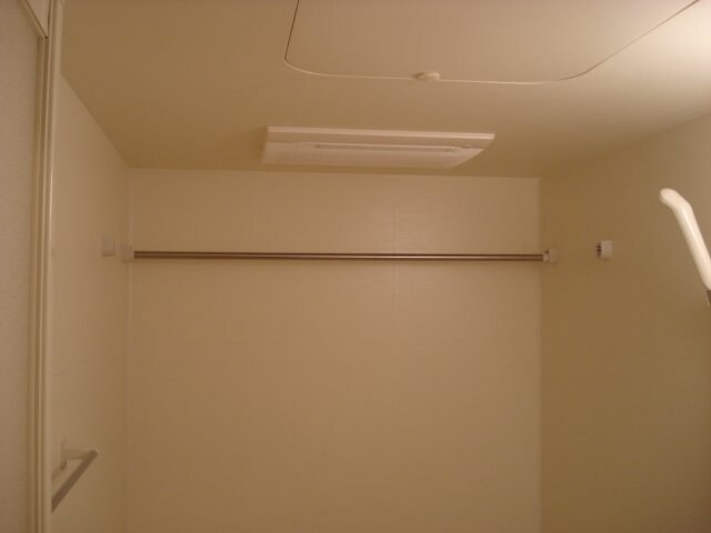 物件内観写真18　(換気乾燥機)