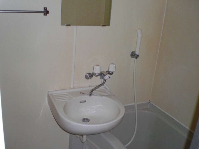 物件内観写真6　(備品や設備仕様は号室等により異なります現地をご確認ください。)