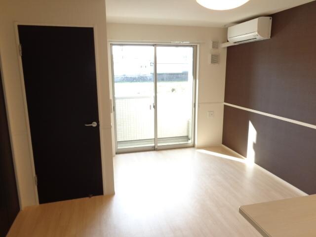 物件内観写真10　(リビング)