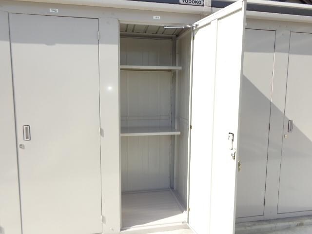物件内観写真18　(室外物置)