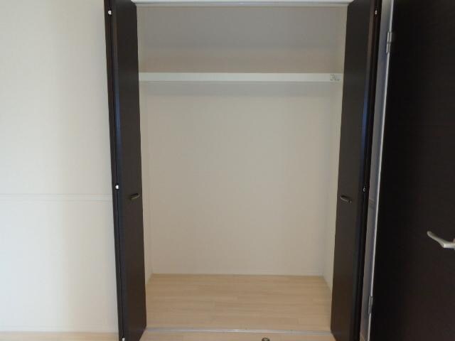 物件内観写真28　(リビング収納)